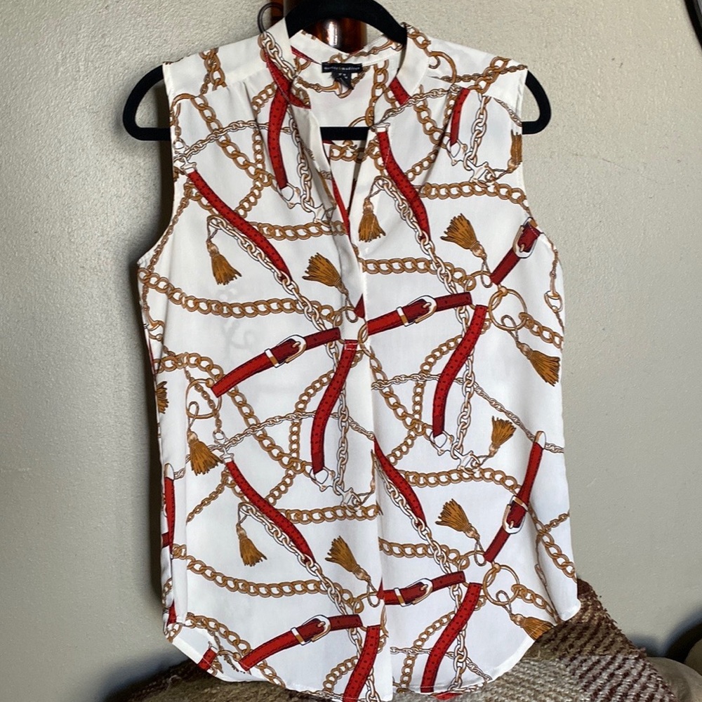 Flowy sleeveless blouse for spring!!